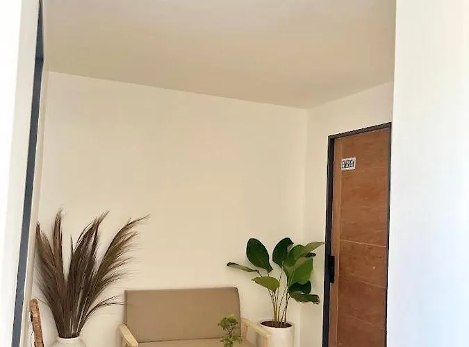 New Modern Near Airport & Apartment *