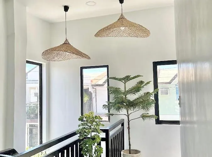 New Modern Near Airport &